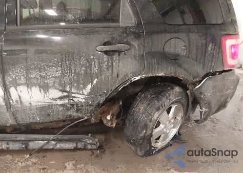 2011 Ford Escape Xlt z USA, uszkodzony, nr VIN 1FMCU9DG2BKA82507